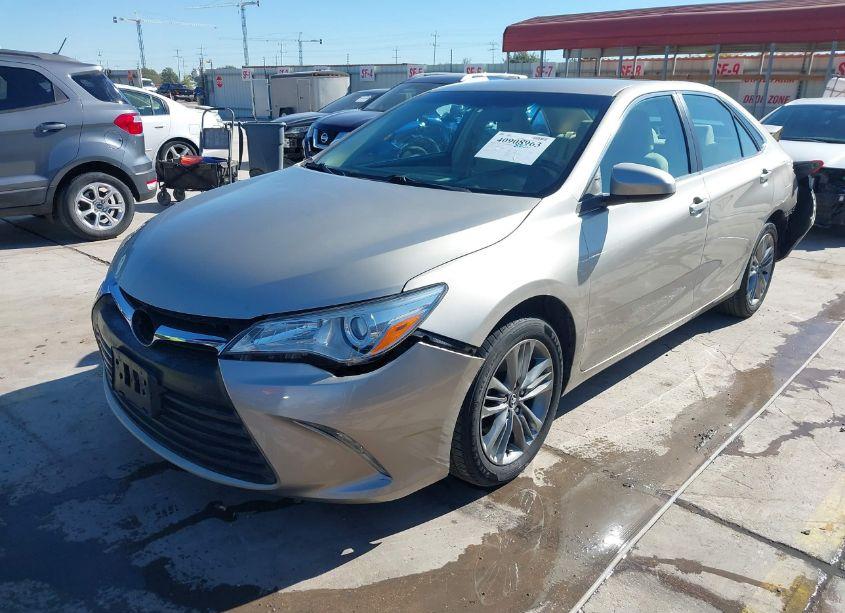 Photo 2 of 2016 Toyota Camry LE (VIN 4T4BF1FK5GR555519)