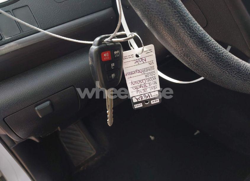 Photo 11 of 2016 Toyota Camry LE (VIN 4T4BF1FK5GR570991)