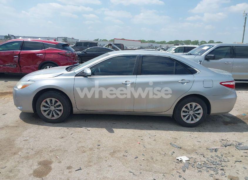 Photo 14 of 2016 Toyota Camry LE (VIN 4T4BF1FK5GR570991)