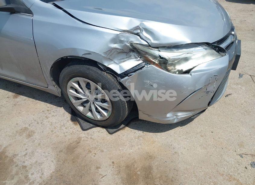 Photo 6 of 2016 Toyota Camry LE (VIN 4T4BF1FK5GR570991)