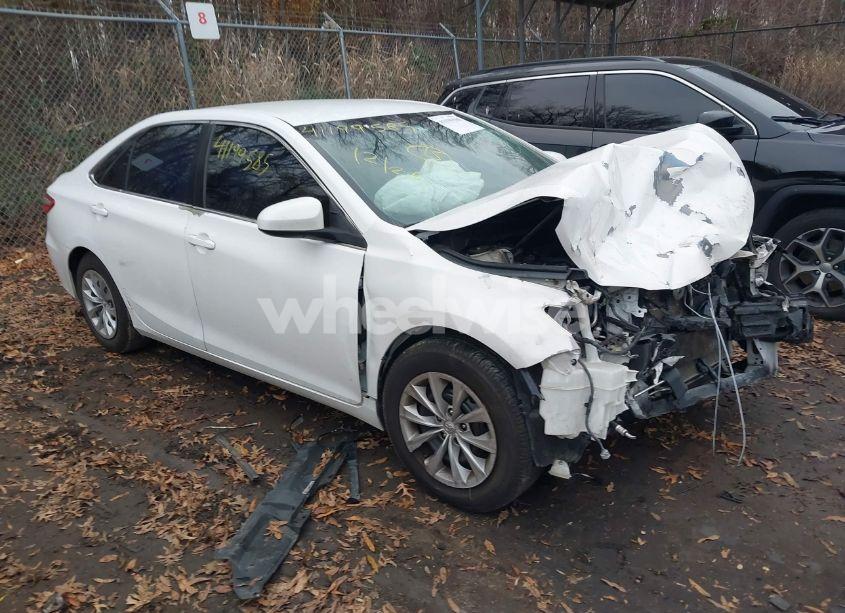 2016 Toyota Camry LE (VIN 4T4BF1FK5GR574264) main photo