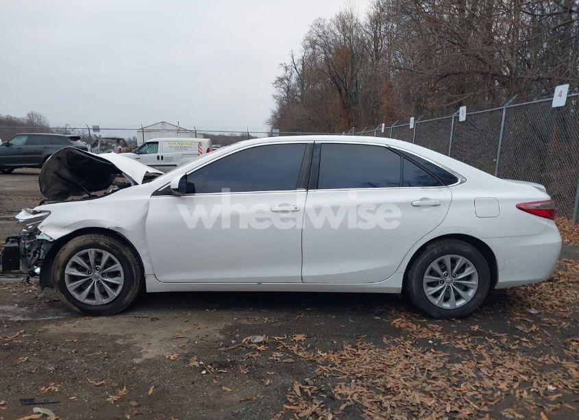 Photo 13 of 2016 Toyota Camry LE (VIN 4T4BF1FK5GR574264)