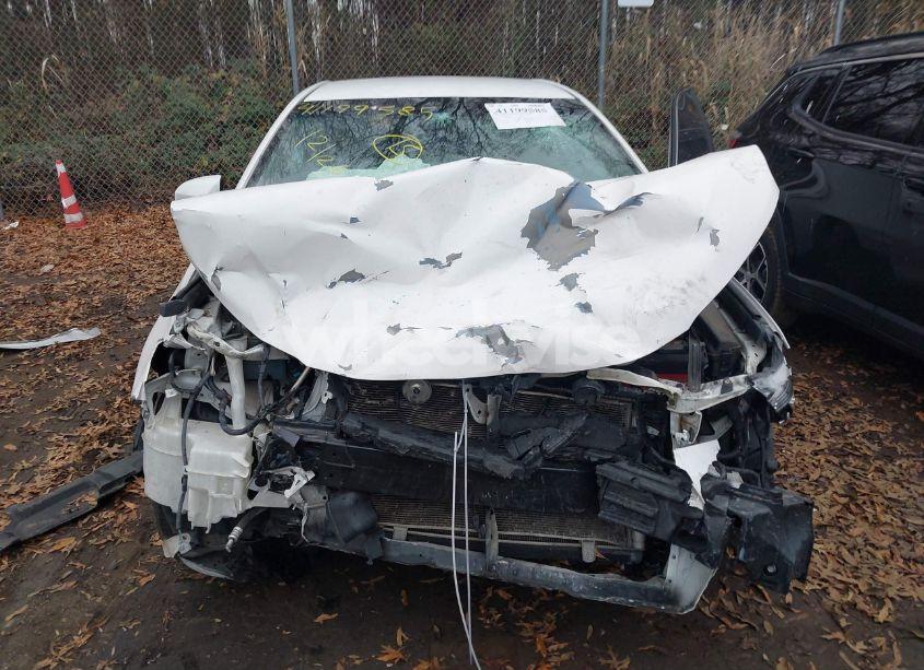 Photo 6 of 2016 Toyota Camry LE (VIN 4T4BF1FK5GR574264)