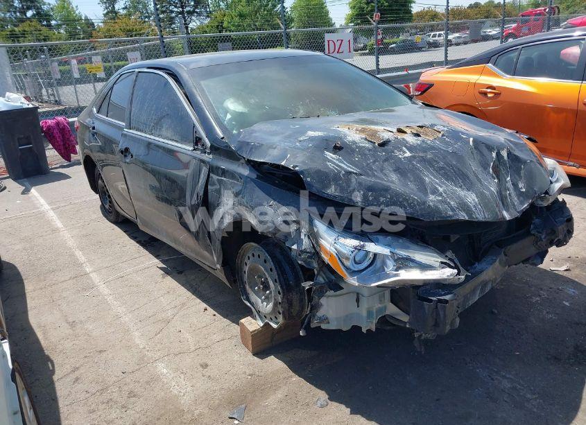 2016 Toyota Camry LE (VIN 4T4BF1FK5GR577939) main photo