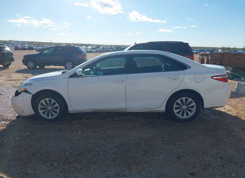 Photo 14 of 2016 Toyota Camry LE (VIN 4T4BF1FK5GR578119)