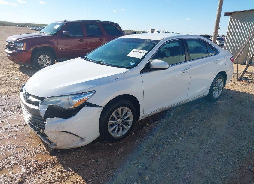 Photo 2 of 2016 Toyota Camry LE (VIN 4T4BF1FK5GR578119)