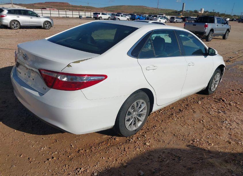 Photo 4 of 2016 Toyota Camry LE (VIN 4T4BF1FK5GR578119)