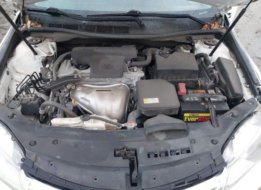 Photo 10 of 2016 Toyota Camry LE (VIN 4T4BF1FK5GR578539)