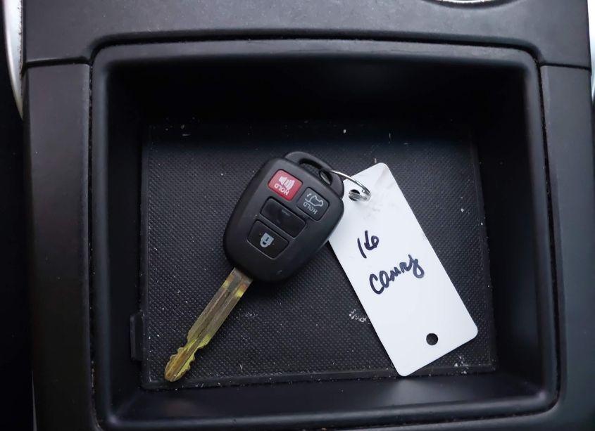 Photo 11 of 2016 Toyota Camry LE (VIN 4T4BF1FK5GR578539)