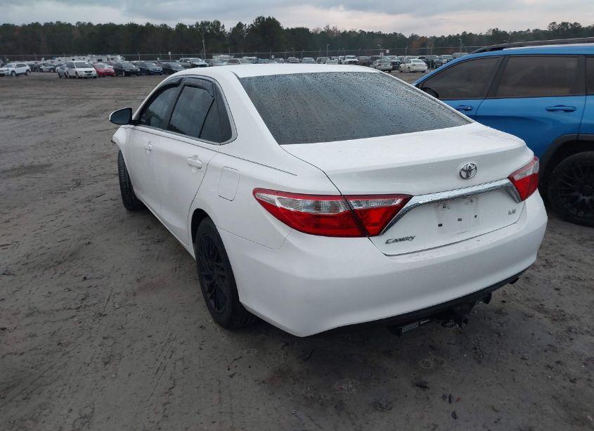 Photo 3 of 2016 Toyota Camry LE (VIN 4T4BF1FK5GR578539)