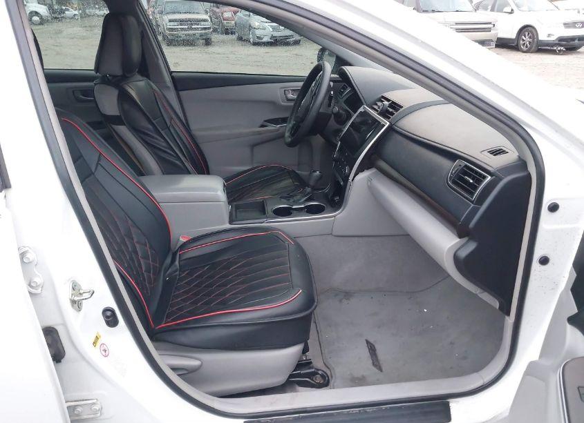 Photo 5 of 2016 Toyota Camry LE (VIN 4T4BF1FK5GR578539)