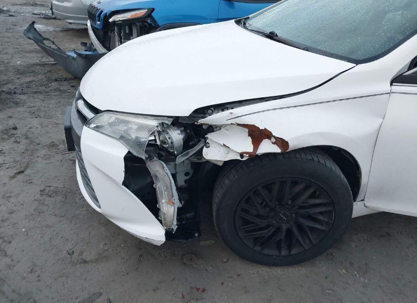 Photo 6 of 2016 Toyota Camry LE (VIN 4T4BF1FK5GR578539)