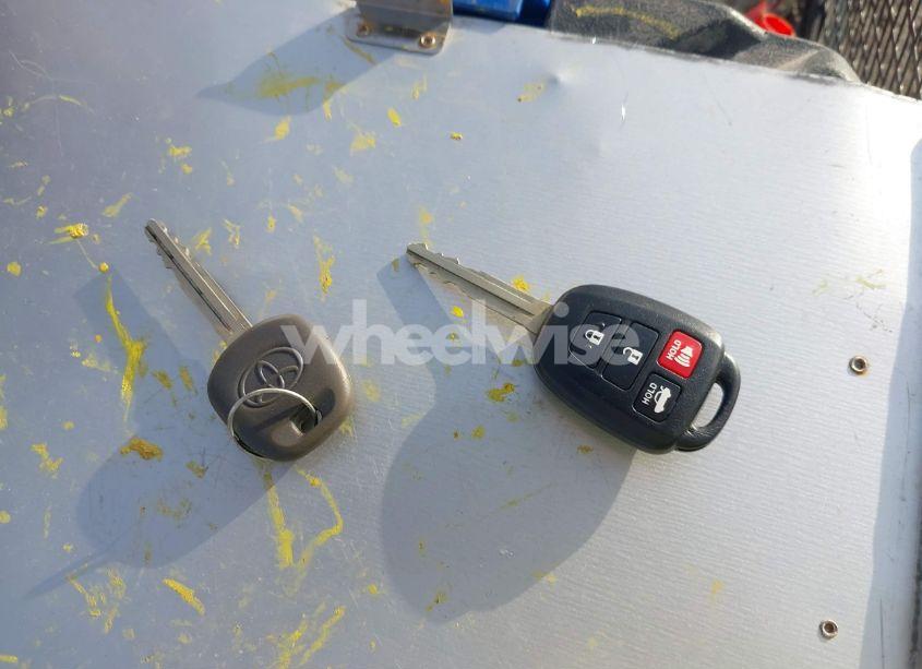 Photo 11 of 2016 Toyota Camry LE (VIN 4T4BF1FK5GR579688)