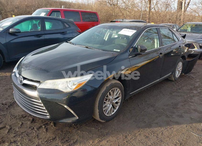 Photo 2 of 2016 Toyota Camry LE (VIN 4T4BF1FK5GR579688)