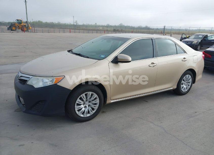 Photo 2 of 2012 Toyota Camry LE (VIN 4T4BF1FK6CR205200)
