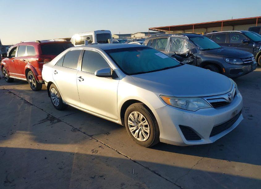 2013 Toyota Camry LE (VIN 4T4BF1FK6DR277354) main photo
