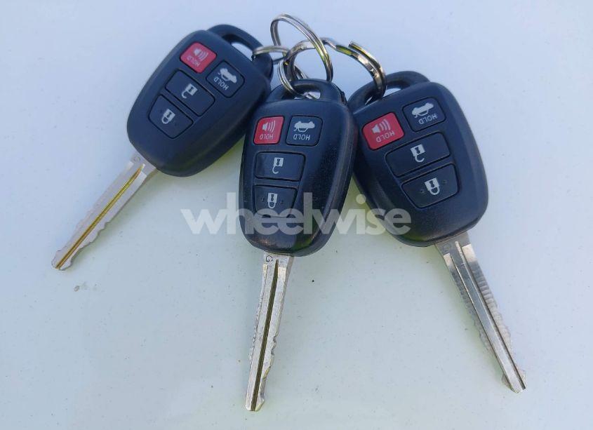 Photo 11 of 2013 Toyota Camry XLE (VIN 4T4BF1FK6DR278360)