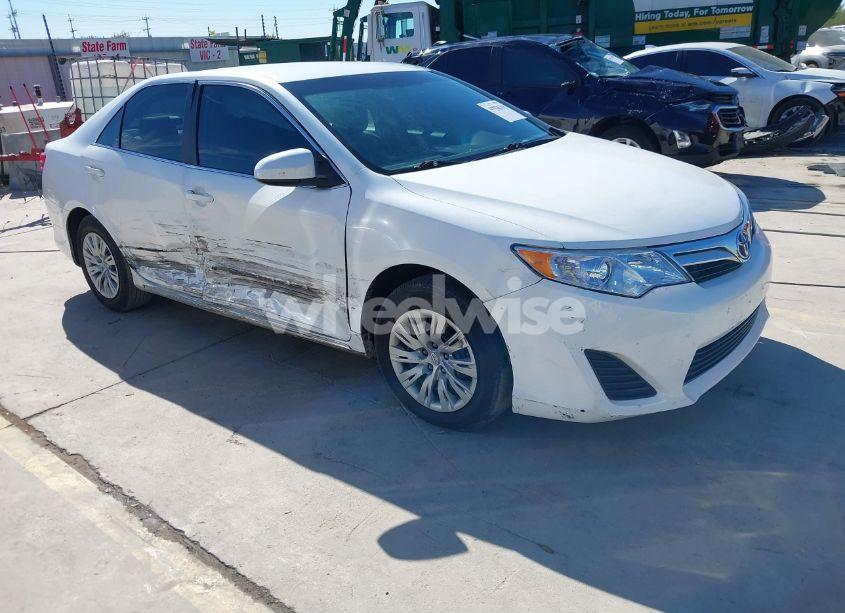 2013 Toyota Camry LE (VIN 4T4BF1FK6DR280187) main photo