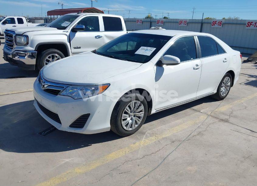 Photo 2 of 2013 Toyota Camry LE (VIN 4T4BF1FK6DR280187)
