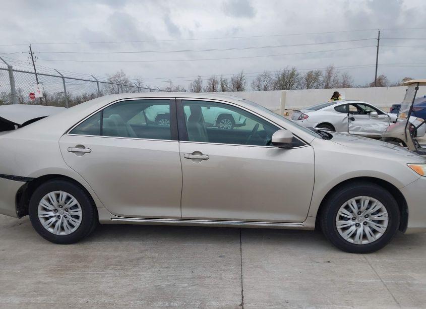 Photo 13 of 2013 Toyota Camry LE (VIN 4T4BF1FK6DR300244)