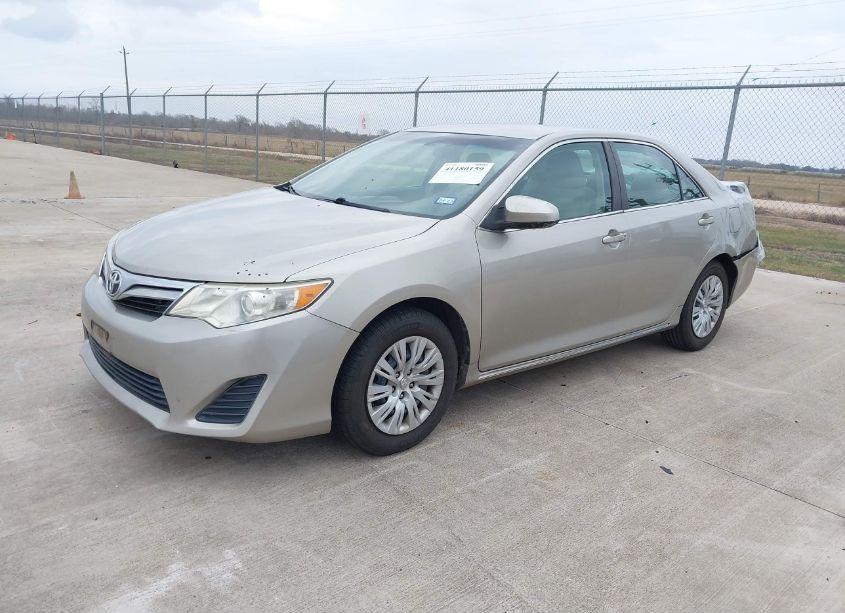 Photo 2 of 2013 Toyota Camry LE (VIN 4T4BF1FK6DR300244)