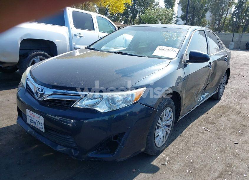 Photo 2 of 2013 Toyota Camry LE (VIN 4T4BF1FK6DR304259)
