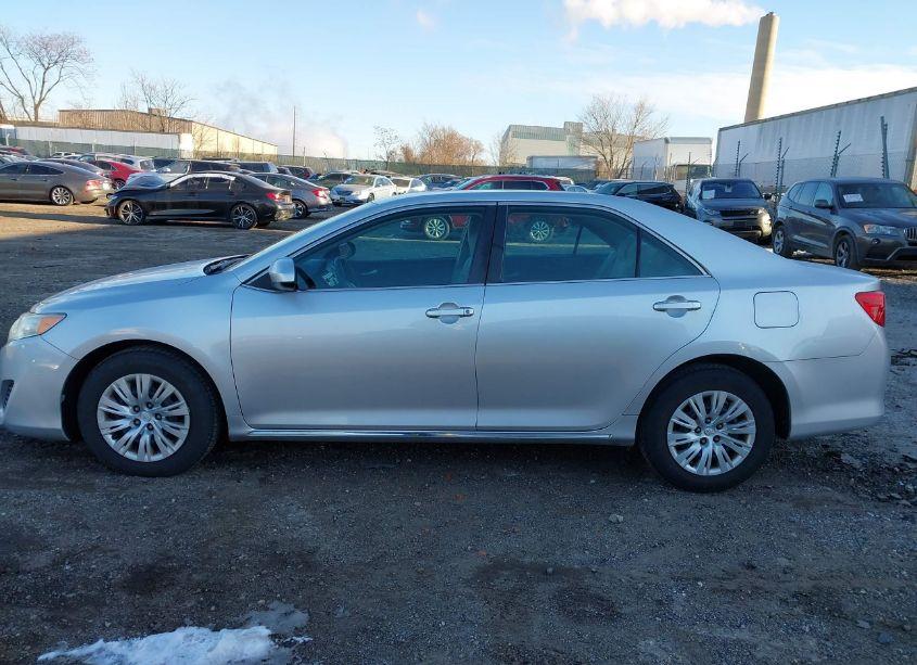 Photo 14 of 2013 Toyota Camry LE (VIN 4T4BF1FK6DR327296)