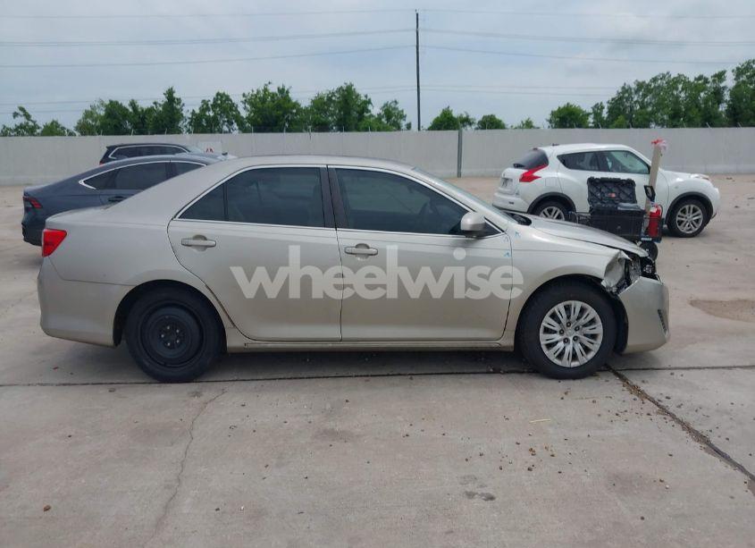 Photo 13 of 2014 Toyota Camry LE (VIN 4T4BF1FK6ER338946)