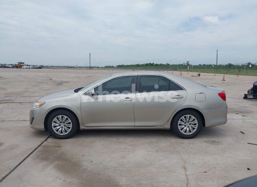 Photo 14 of 2014 Toyota Camry LE (VIN 4T4BF1FK6ER338946)