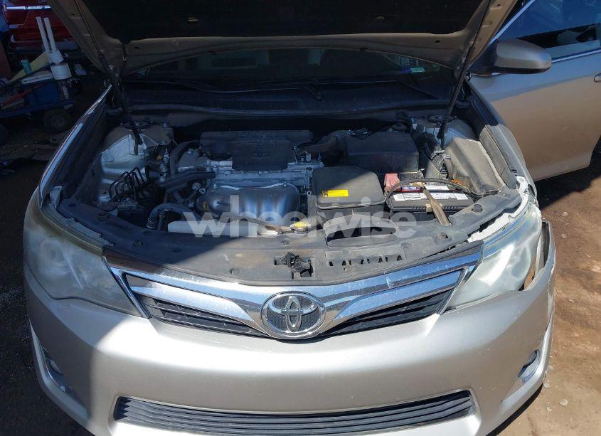 Photo 10 of 2014 Toyota Camry XLE (VIN 4T4BF1FK6ER340292)