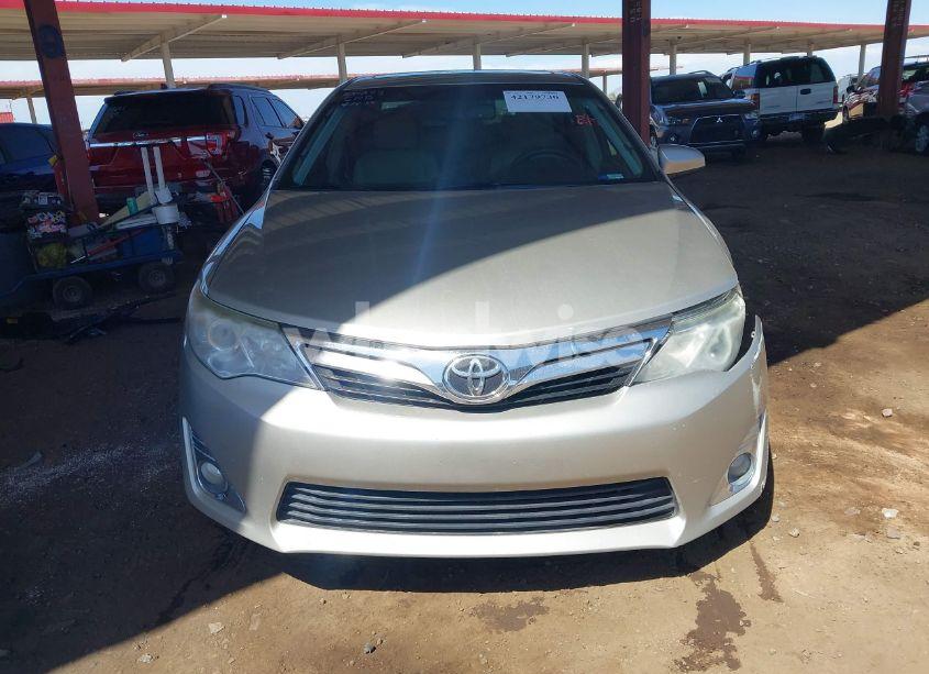 Photo 12 of 2014 Toyota Camry XLE (VIN 4T4BF1FK6ER340292)