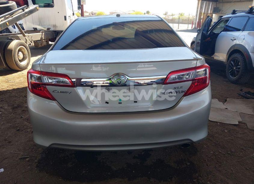 Photo 16 of 2014 Toyota Camry XLE (VIN 4T4BF1FK6ER340292)
