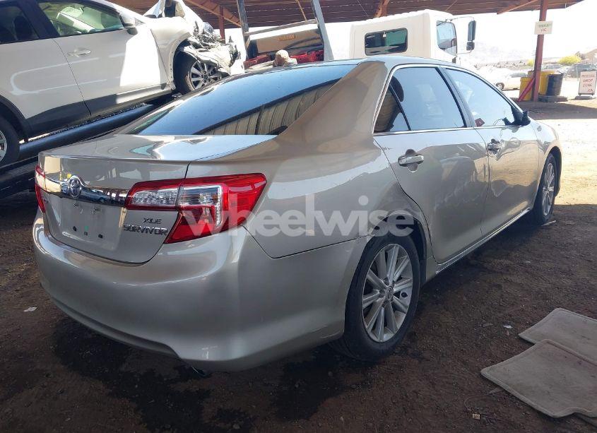 Photo 4 of 2014 Toyota Camry XLE (VIN 4T4BF1FK6ER340292)