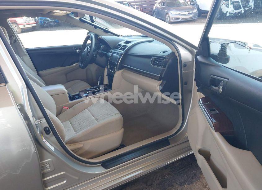 Photo 5 of 2014 Toyota Camry XLE (VIN 4T4BF1FK6ER340292)