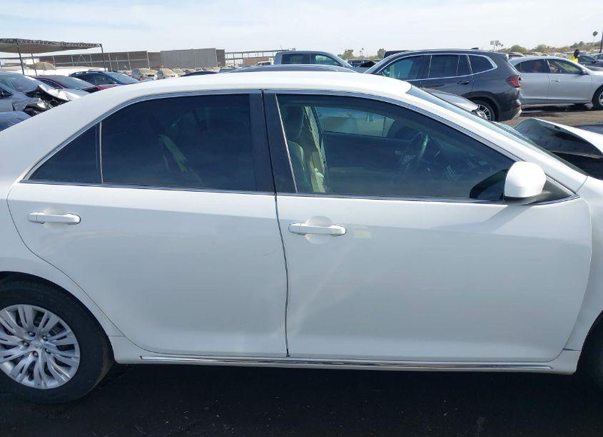 Photo 14 of 2014 Toyota Camry LE (VIN 4T4BF1FK6ER343032)