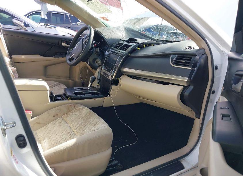 Photo 5 of 2014 Toyota Camry LE (VIN 4T4BF1FK6ER343032)