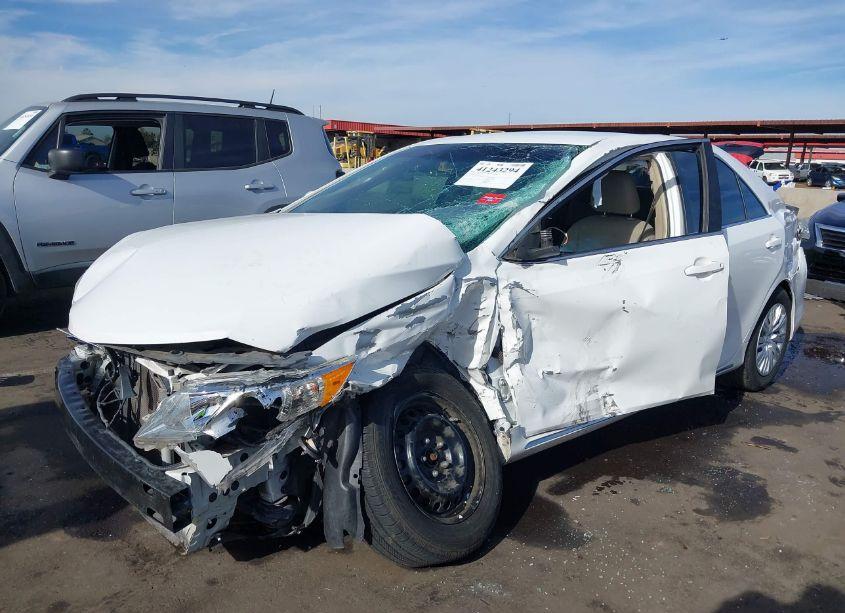 Photo 6 of 2014 Toyota Camry LE (VIN 4T4BF1FK6ER343032)