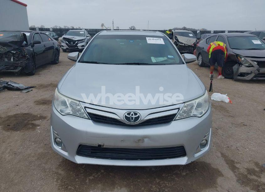 Photo 12 of 2014 Toyota Camry XLE (VIN 4T4BF1FK6ER351874)