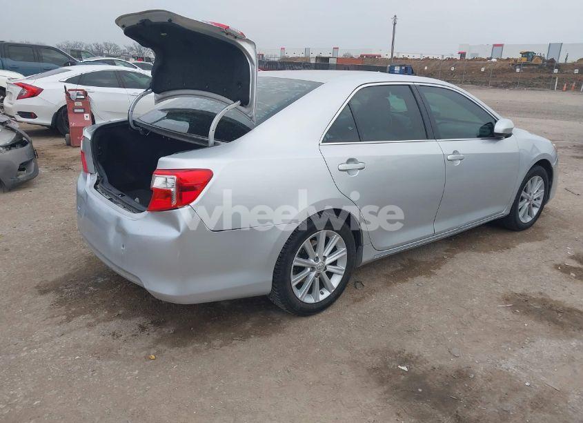 Photo 4 of 2014 Toyota Camry XLE (VIN 4T4BF1FK6ER351874)