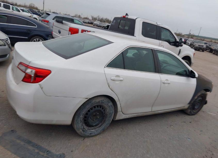 Photo 13 of 2014 Toyota Camry L (VIN 4T4BF1FK6ER358548)