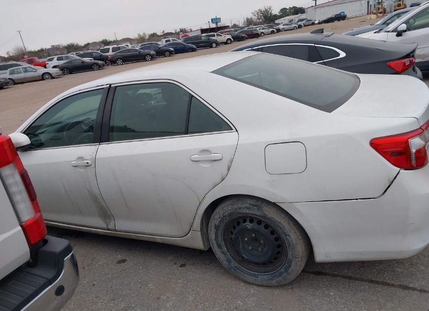 Photo 14 of 2014 Toyota Camry L (VIN 4T4BF1FK6ER358548)