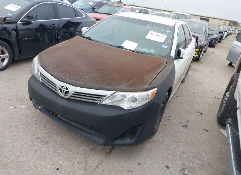 Photo 2 of 2014 Toyota Camry L (VIN 4T4BF1FK6ER358548)