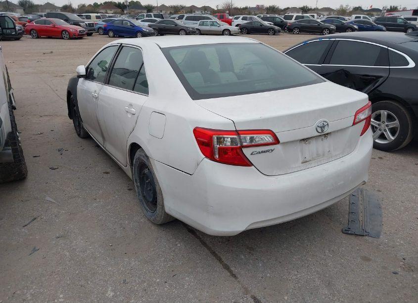 Photo 3 of 2014 Toyota Camry L (VIN 4T4BF1FK6ER358548)