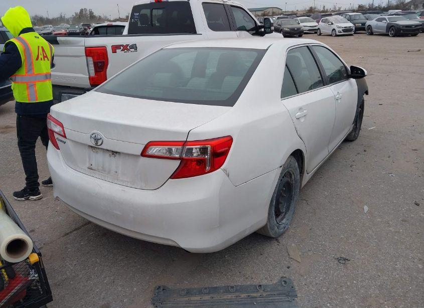 Photo 4 of 2014 Toyota Camry L (VIN 4T4BF1FK6ER358548)