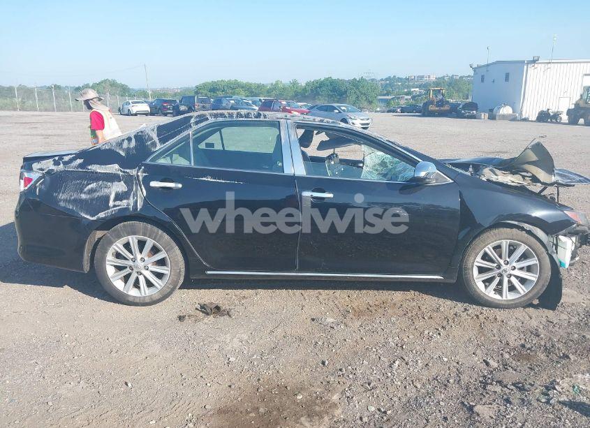 Photo 13 of 2014 Toyota Camry XLE (VIN 4T4BF1FK6ER359649)