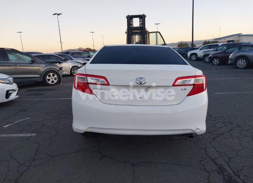 Photo 17 of 2014 Toyota Camry LE (VIN 4T4BF1FK6ER367413)