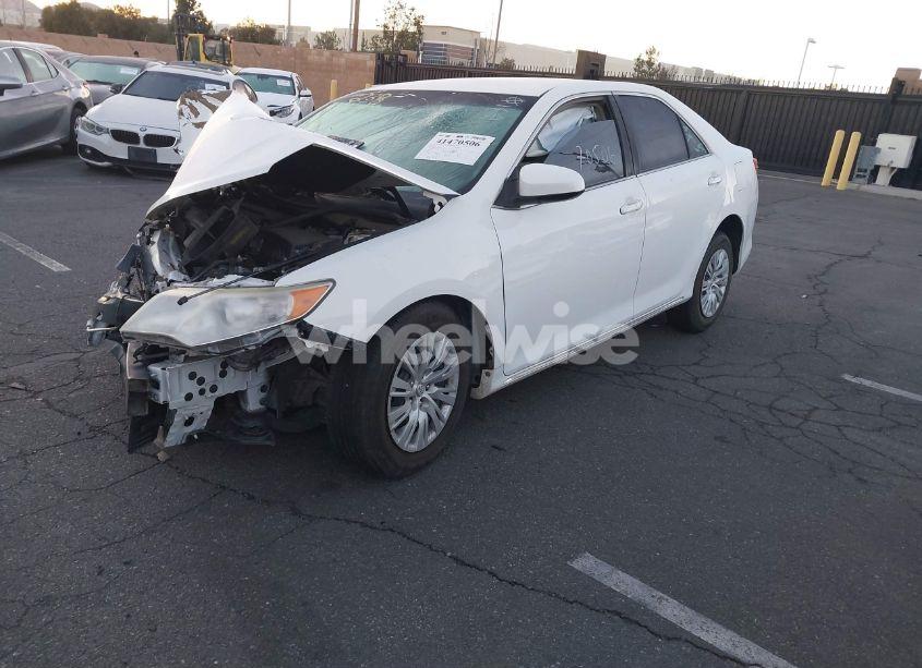 Photo 2 of 2014 Toyota Camry LE (VIN 4T4BF1FK6ER367413)