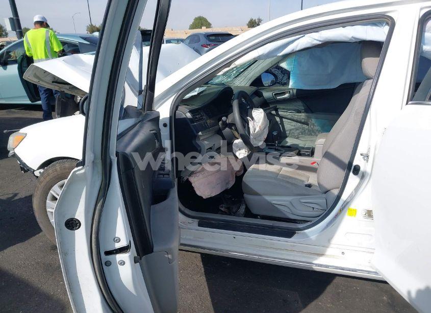 Photo 5 of 2014 Toyota Camry LE (VIN 4T4BF1FK6ER367413)