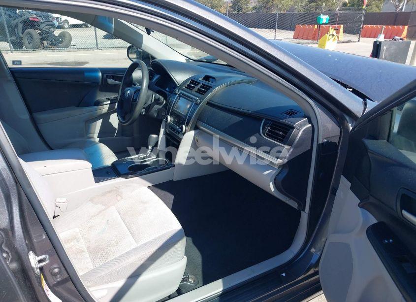 Photo 5 of 2014 Toyota Camry LE (VIN 4T4BF1FK6ER372031)