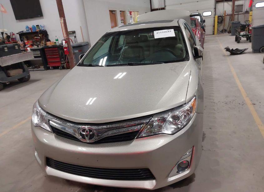 Photo 12 of 2014 Toyota Camry XLE (VIN 4T4BF1FK6ER402077)